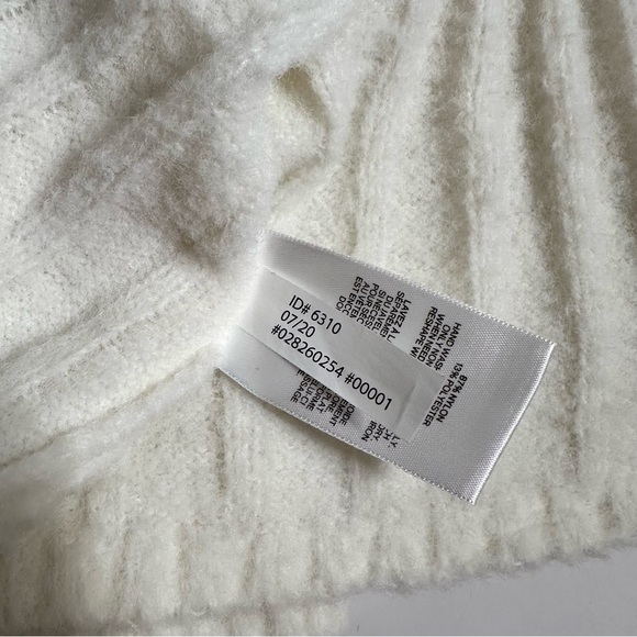 Express Cozy Cream Oversized Sweater - Picture 5 of 5